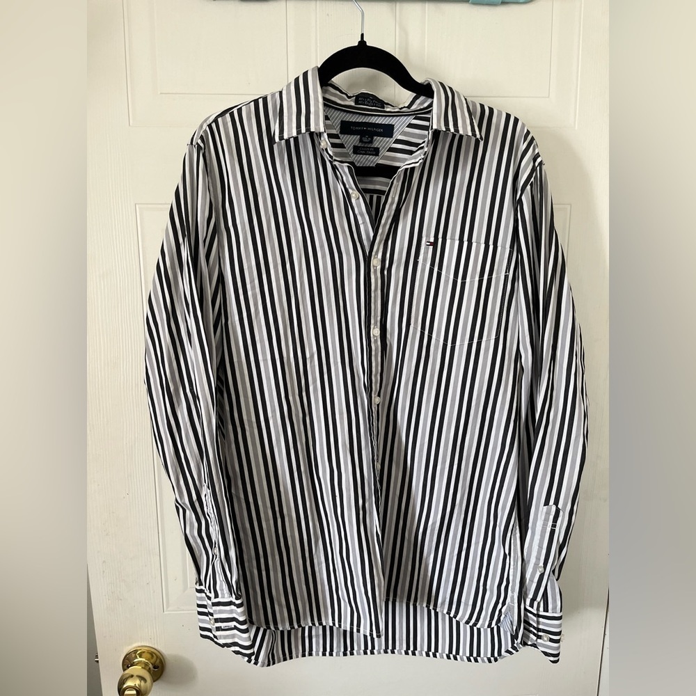 Tommy Hilfiger Stripped Custom-Fit button-down Shirt